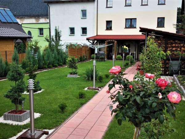 Pokoje Goscinne U Reni Wambierzyce Exterior foto
