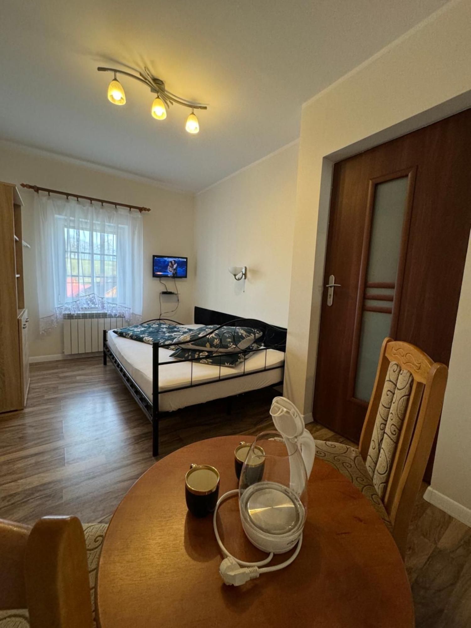 Pokoje Goscinne U Reni Wambierzyce Exterior foto